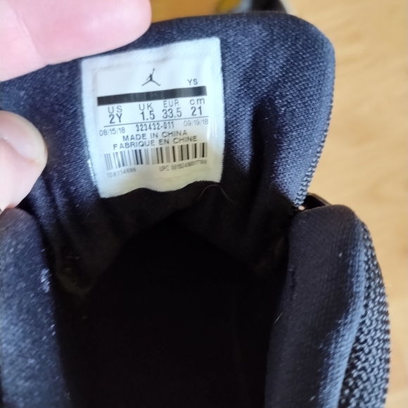 Jordan retro 11's black white 2y - Picture 6 of 6